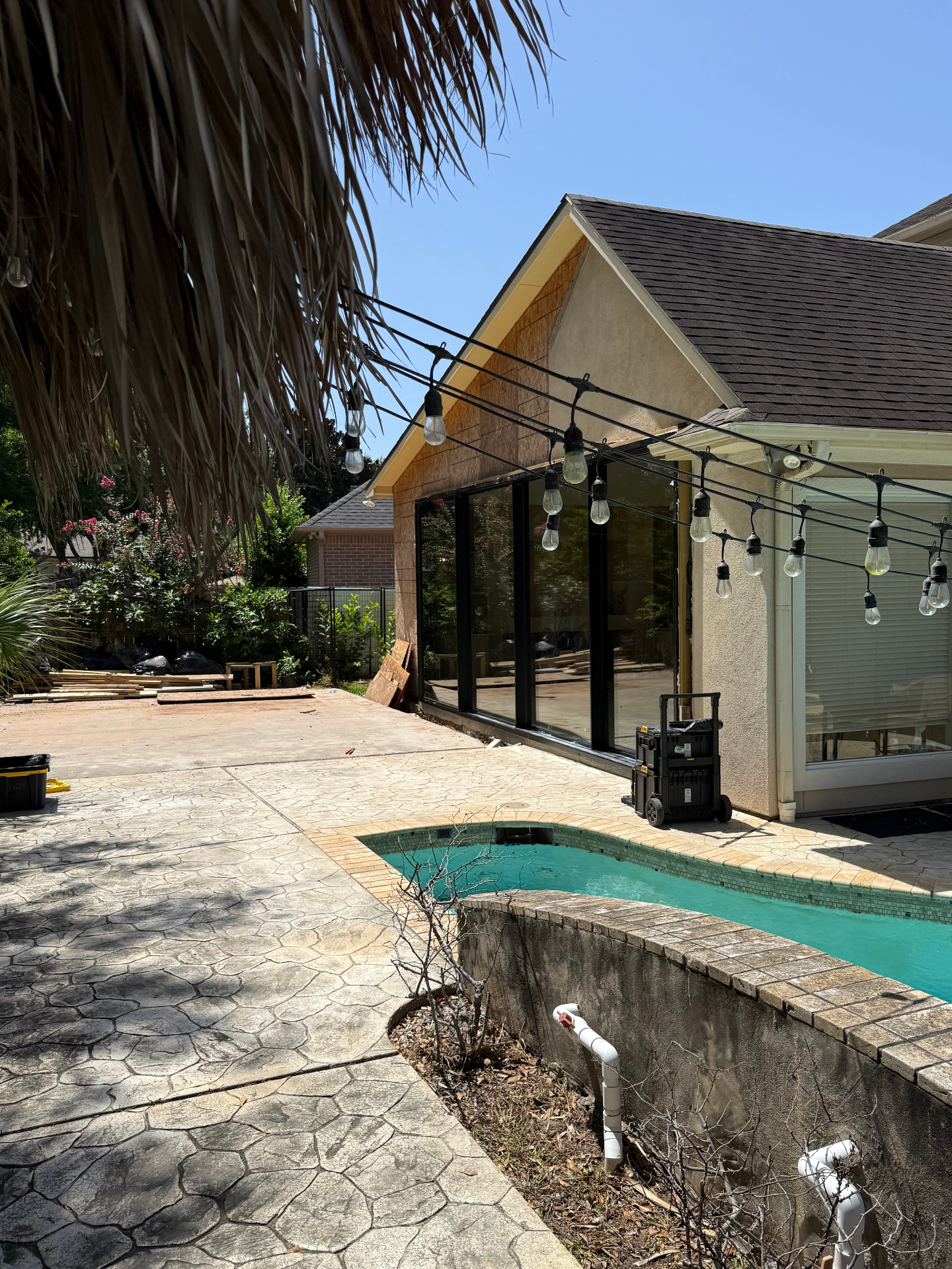 Houston TX 24-foot 4-panel super slim aluminum sliding door — detail of 1-inch profile frame