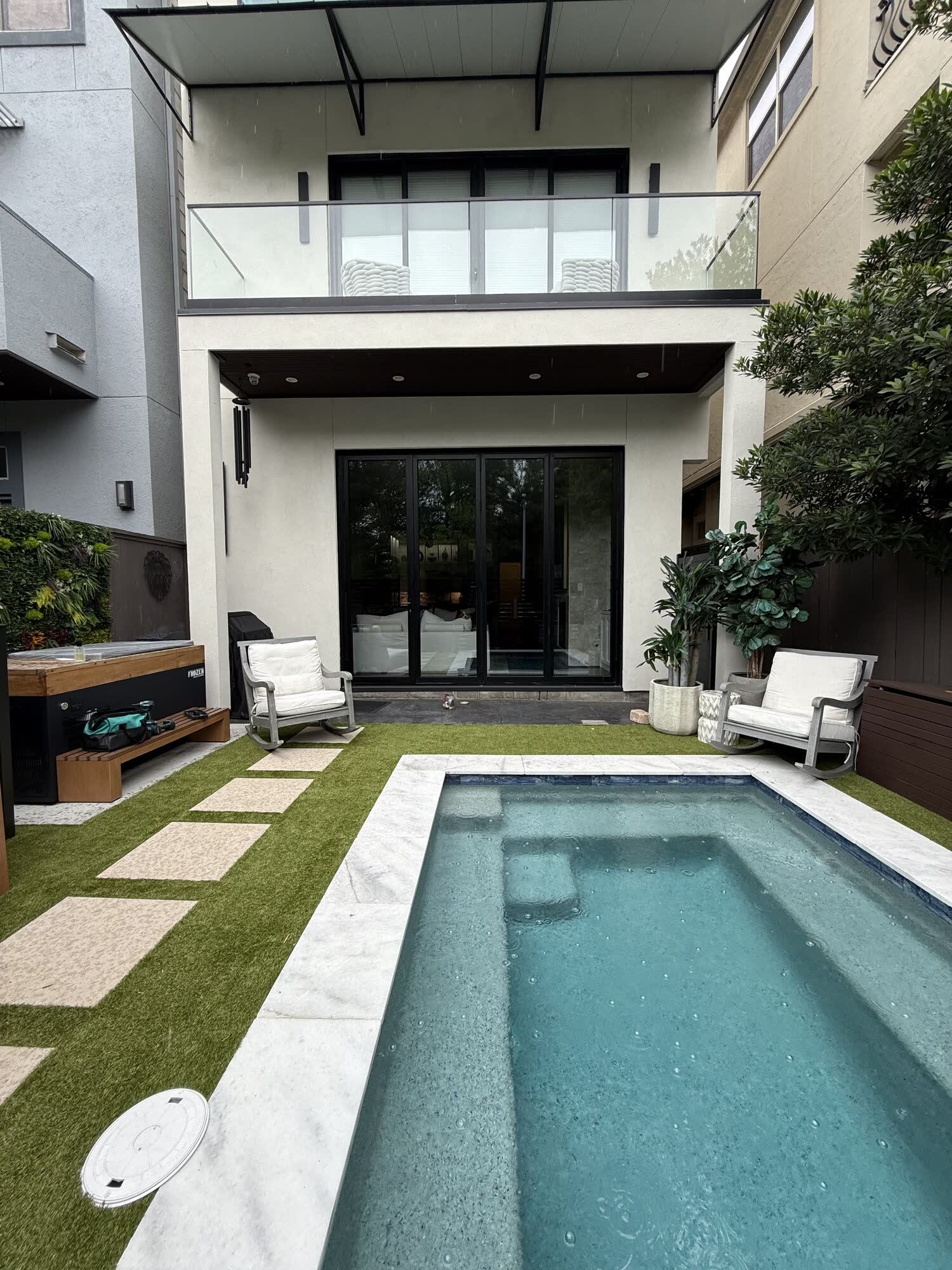 Memorial Houston bifold and sliding door installation detail
